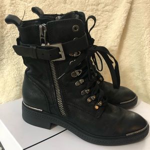 Cyber Monday 🎈🎈Women’s Black Military Boots